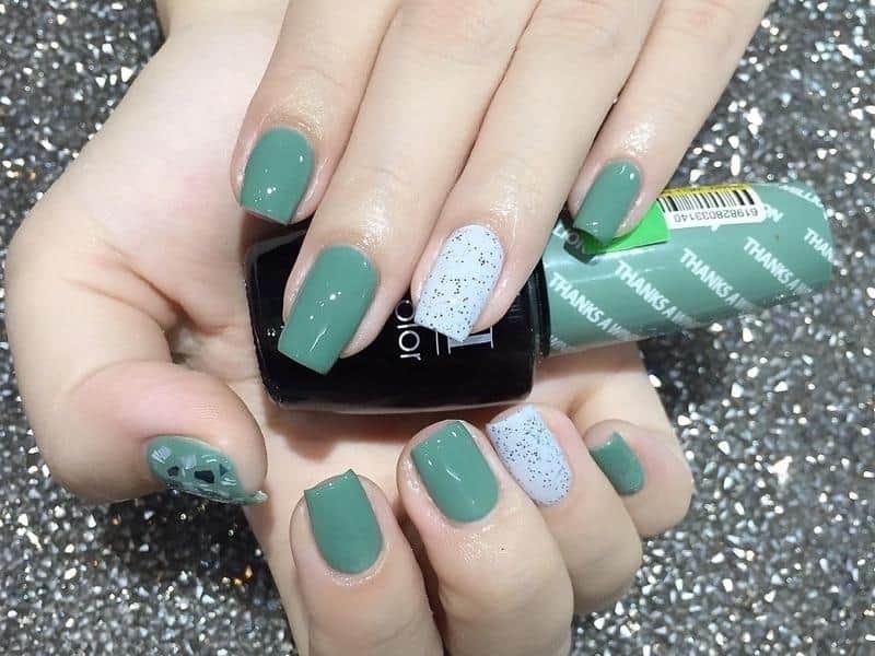 Nail màu xanh ngọc