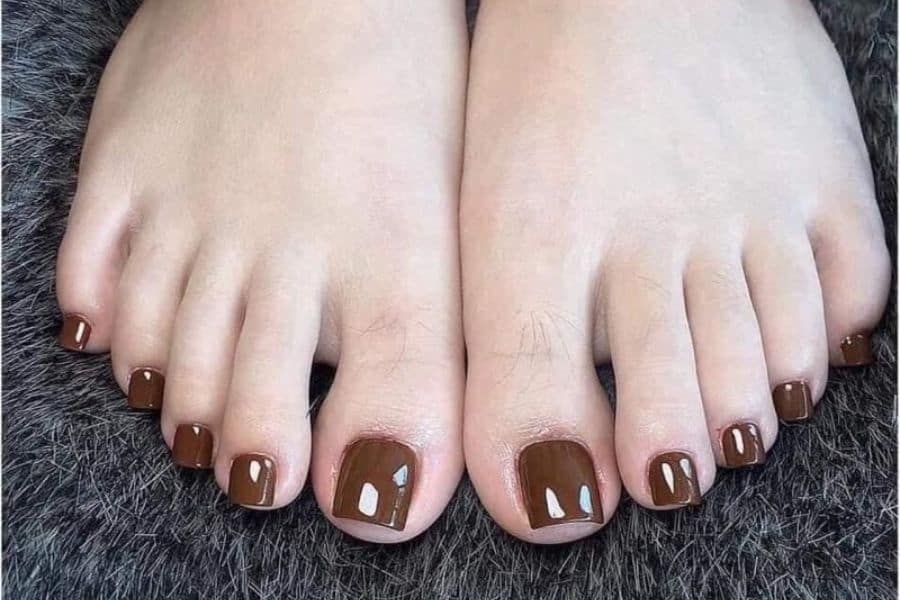 Các mẫu nail chân màu nâu đẹp