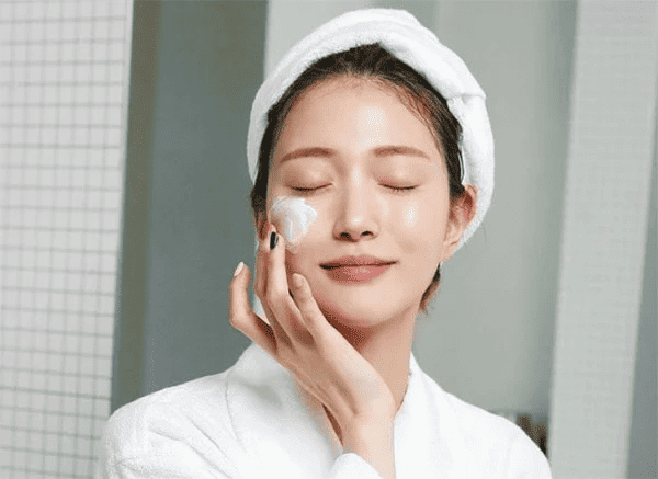 Bôi kem chống nắng trước hay sau serum?