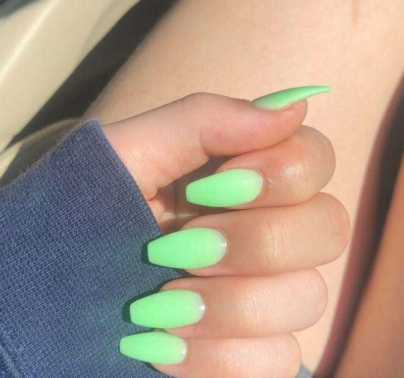 Nail xanh lá neon