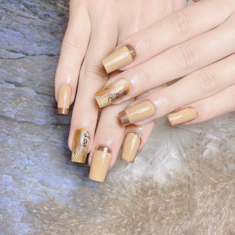 Nail màu nâu sữa nhạt