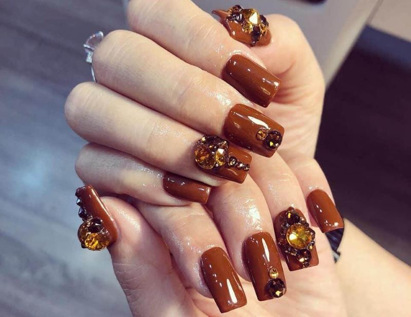 Nail móng màu nâu sữa đậm