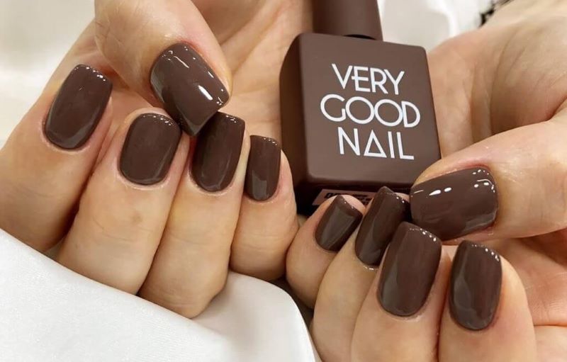 Nail màu nâu socola sữa