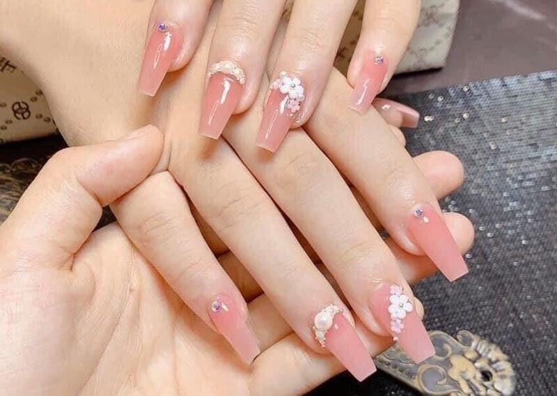 Mẫu nail vẽ hoa đơn giản 