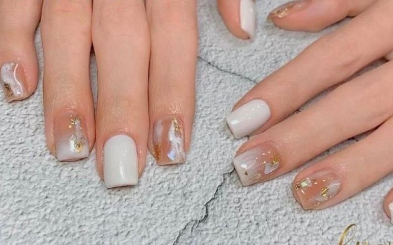 Mẫu nail trắng cho da ngăm đen