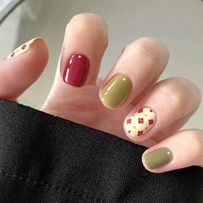 Nail nhiều màu kết hợp bắt mắt 