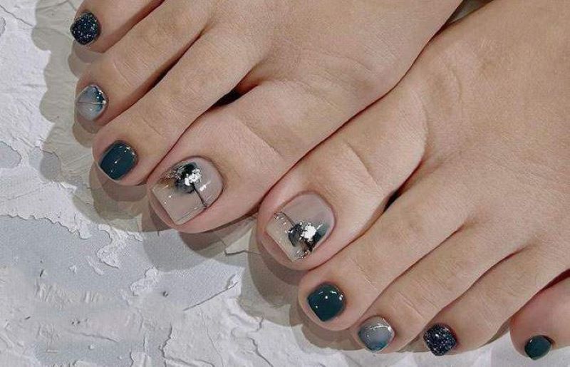 Nail xinh đen và bạc phối màu bắt mắt