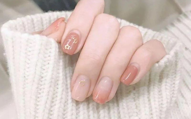 Mẫu nail pastel với họa tiết đơn giản 