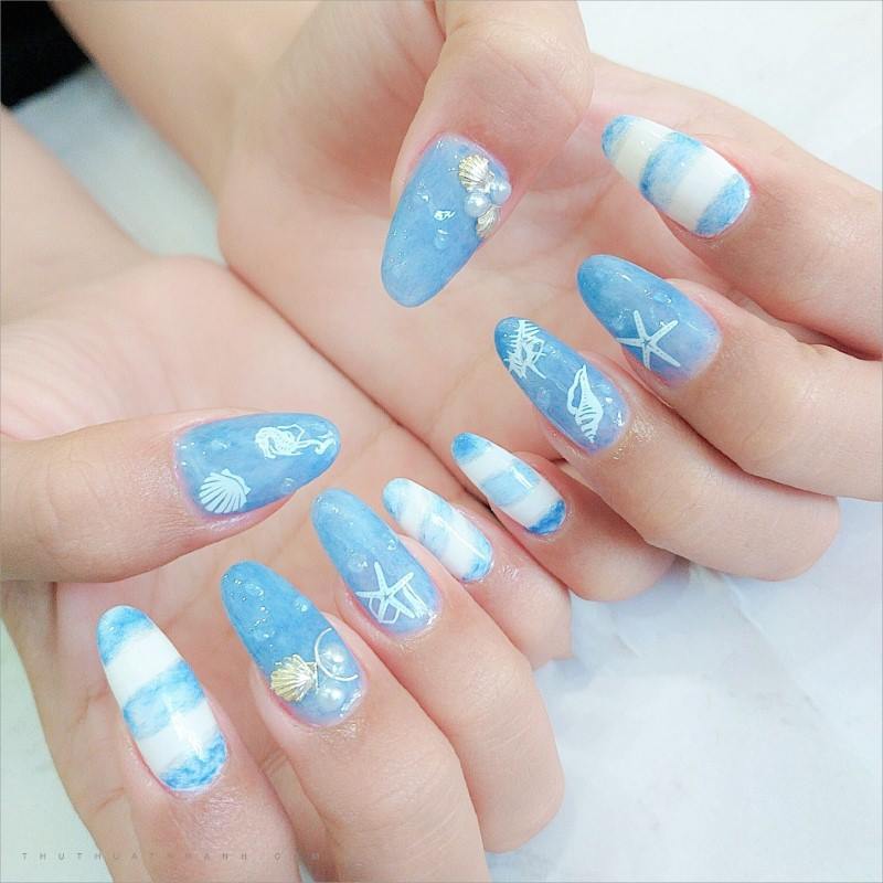 mẫu nail màu xanh tươi mát 