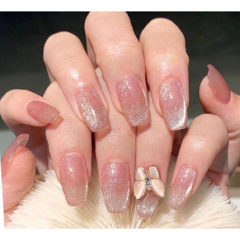 Nail hồng thạch nhẹ nhàng nhưng vô cùng hút mắt 