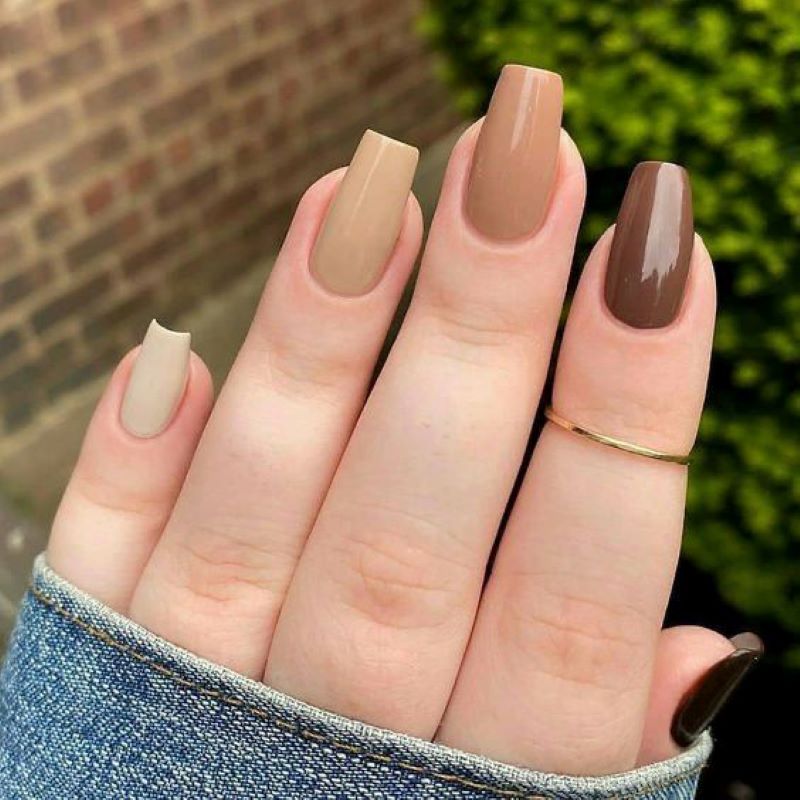 Nail màu trơn nhưng không gây nhàm chán cho người mệnh Kim 