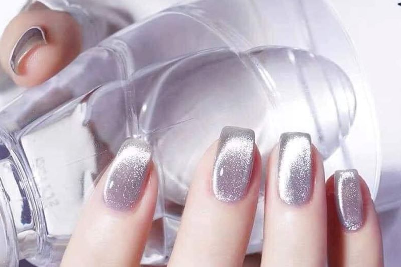 Kiểu nail xám kim tuyến