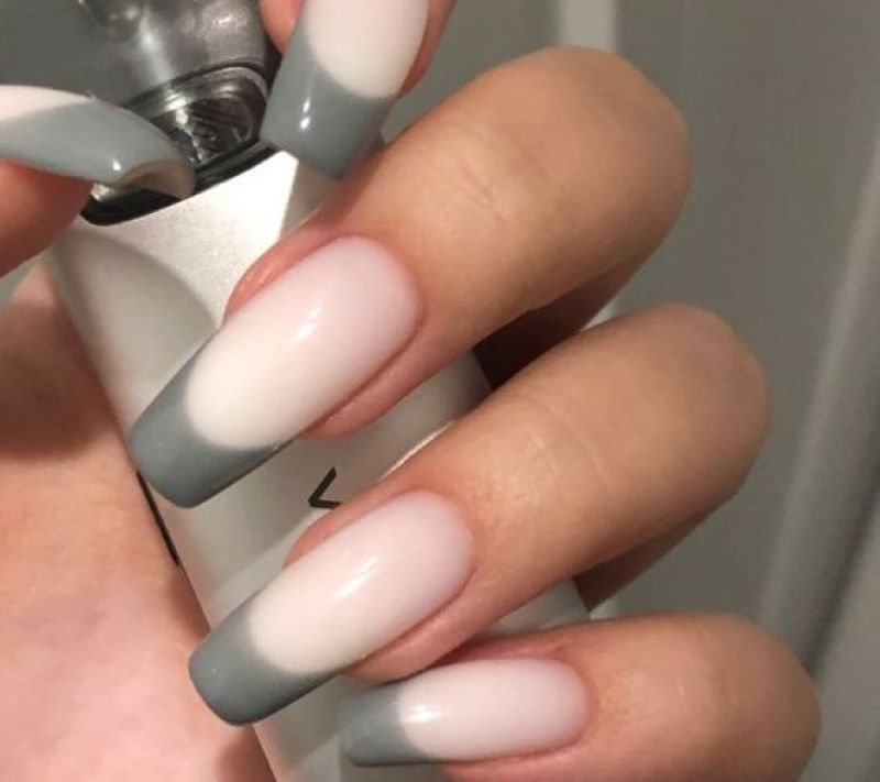 Nail xám sơn viền móng