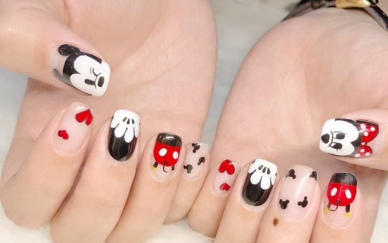 Mẫu nail màu trong chuột mickey 