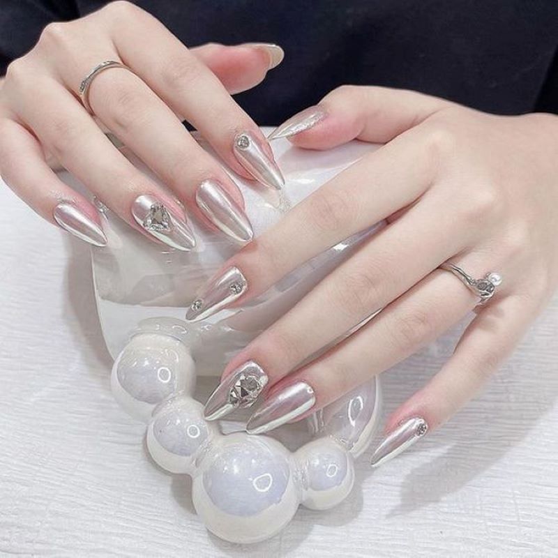 nail bạc tráng gương cho người mệnh kim