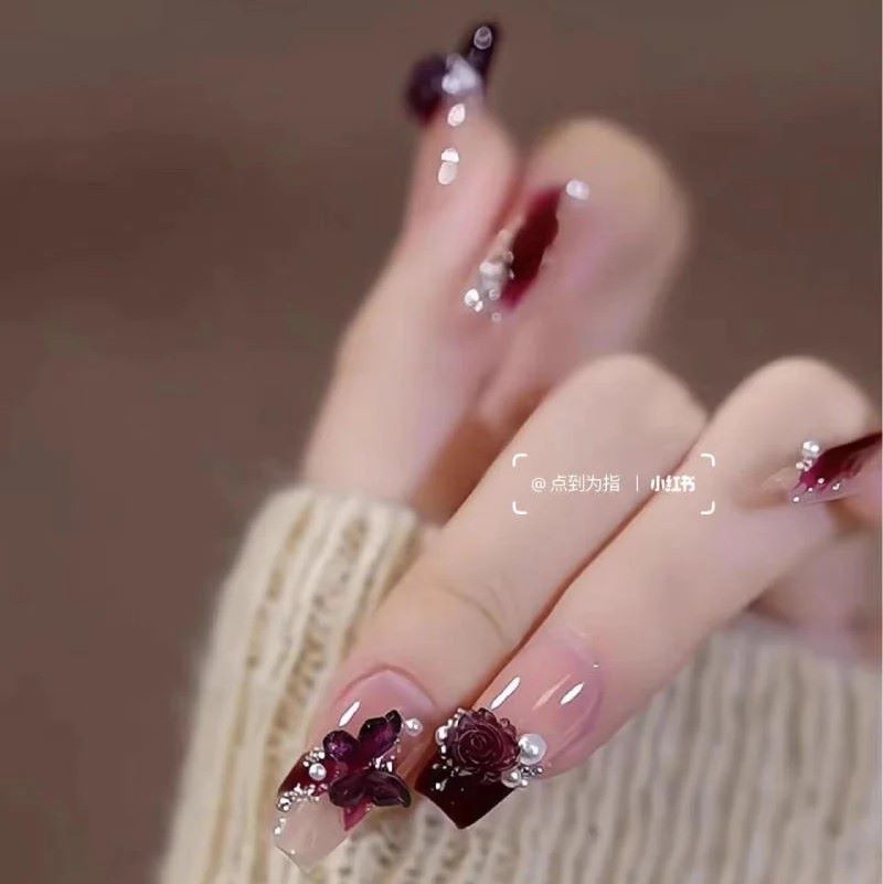 nail đính nơ màu đỏ cực sang cho dâu