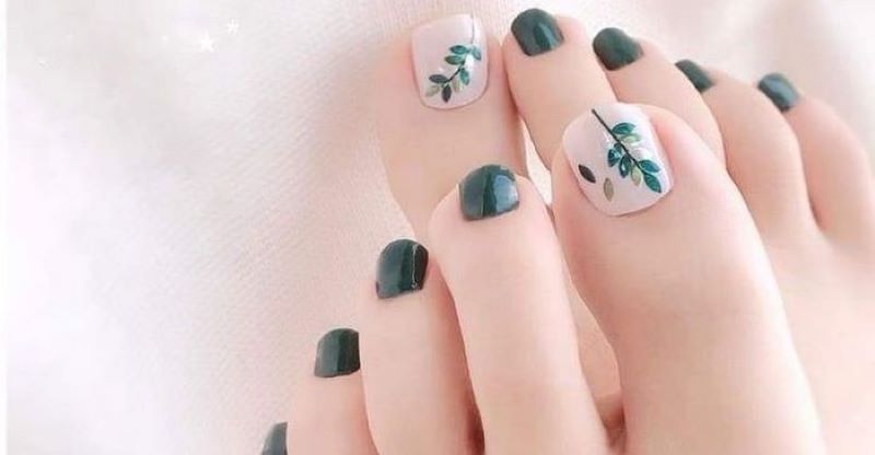 Nail màu xanh rất lạ lẫm