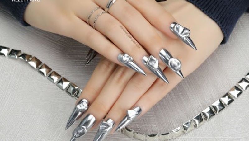 Nail kim loại không phải ai cũng để được 