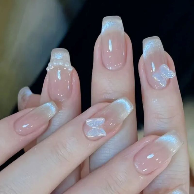 nail nhũ nhẹ nhàng cho cô dâu 