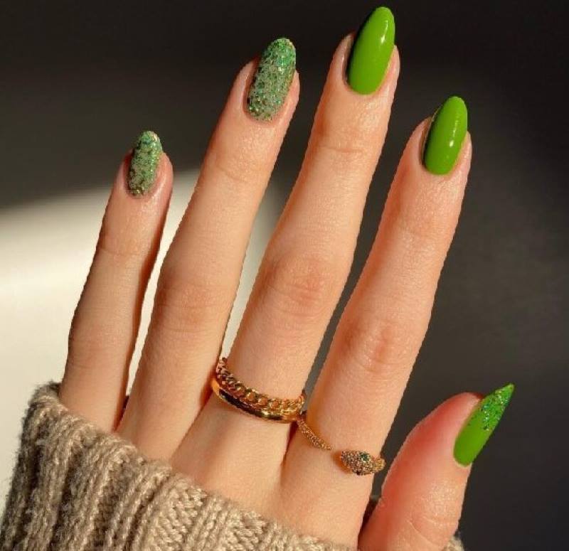 Thiết kế mẫu nail màu xanh nõn chuối