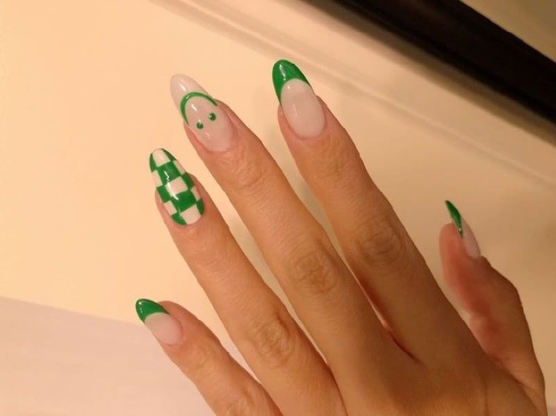 Nail kẻ caro hàn Quốc 