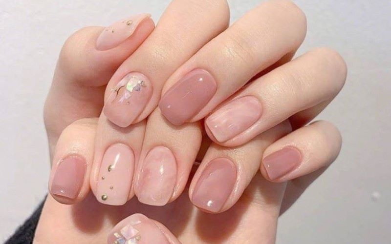 Nail màu hồng đào vừa cá tính vừa dịu dàng 