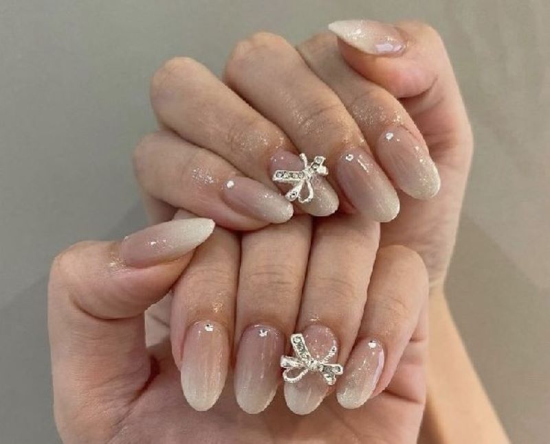 Mẫu nail cho bạn gái đơn giản