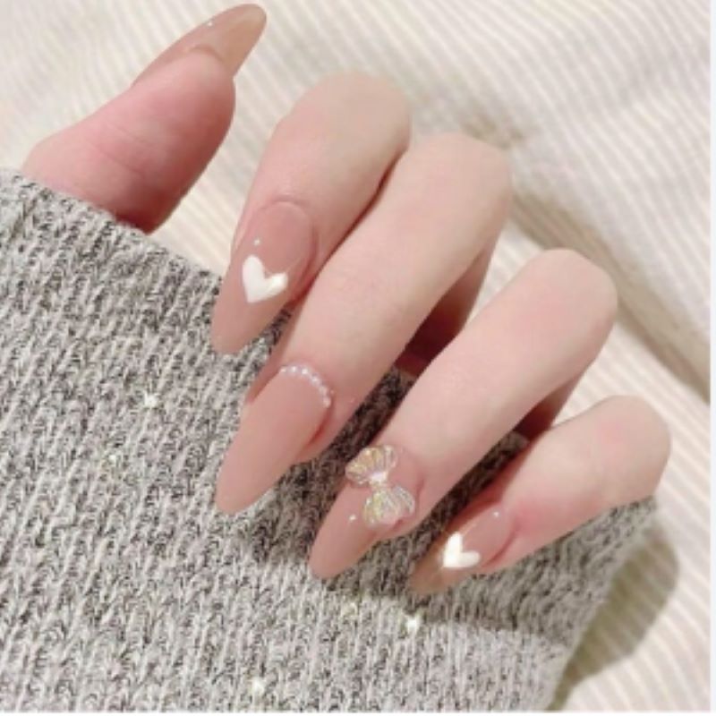 nail màu nude đoqwn giản cho dâu 