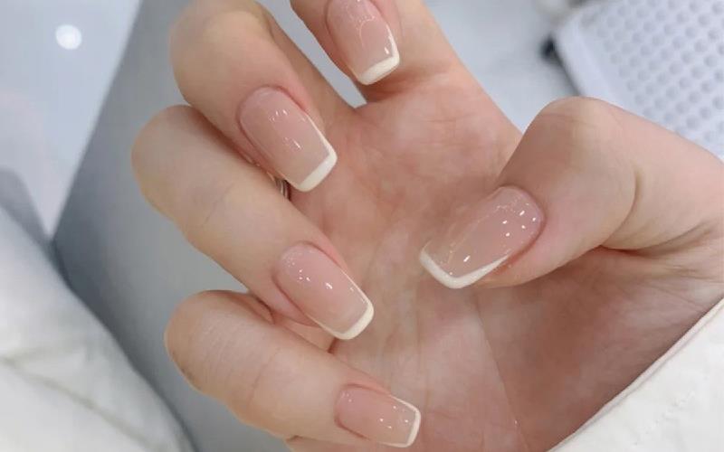 Mẫu nail đẹp viền trắng