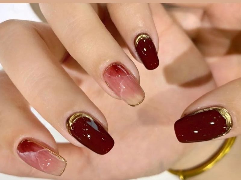 Mẫu nail màu đỏ sáng trọng quý phái