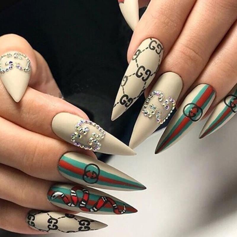 Nail Gucci móng nhọn