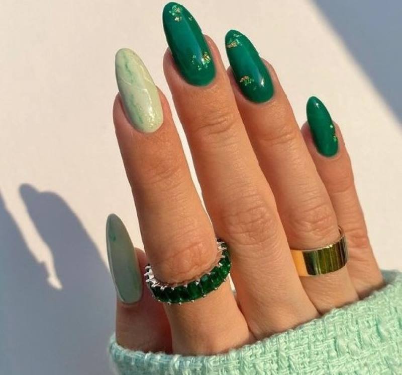 Mẫu nail màu xanh lá cây đẹp mắt nàng nên thử 