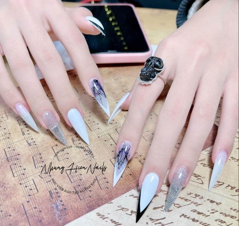 Nail nhọn quý phái đầy cá tính