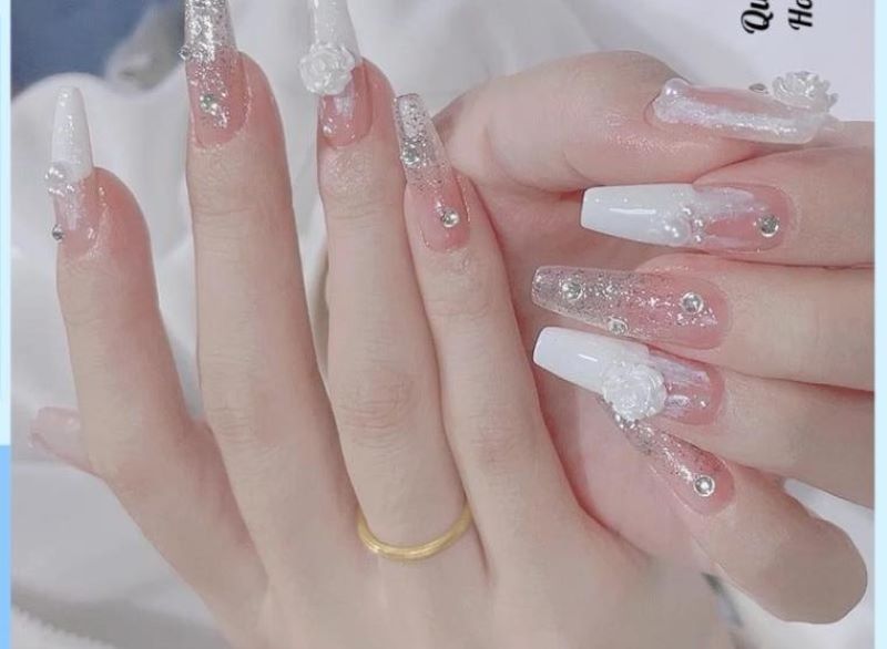 Nail trắng hồng sang chản 