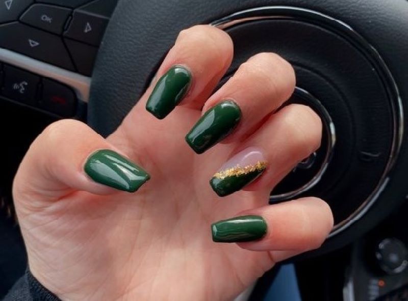 Làm mẫu nail xanh lá đậm