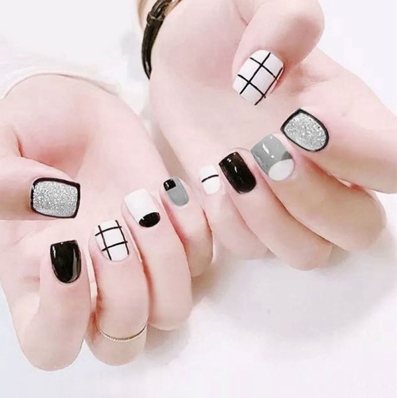 Những mẫu nail kẻ caro mix màu cá tính 