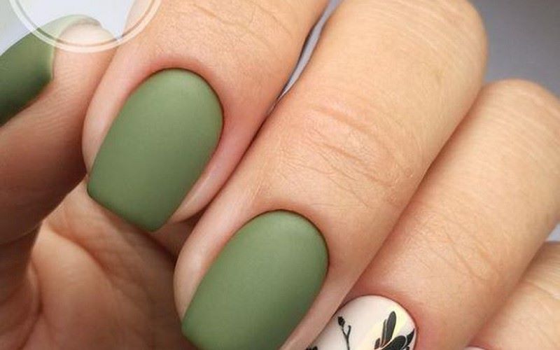 Nail màu xanh lá mang đến nét cổ điển dịu dàng 