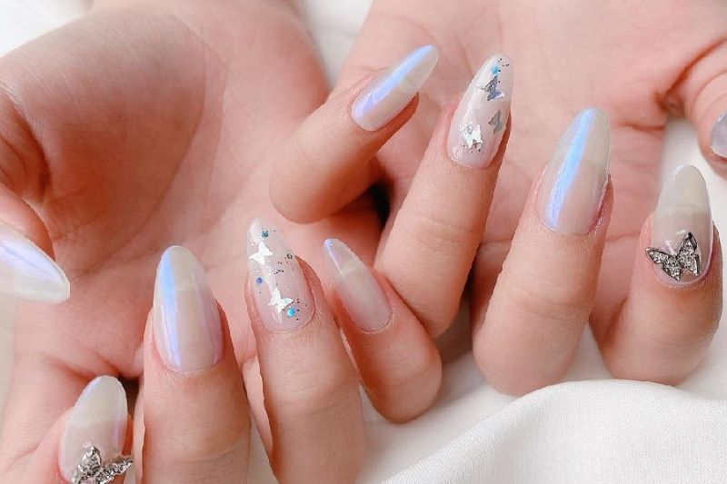 Vẽ nail bướm