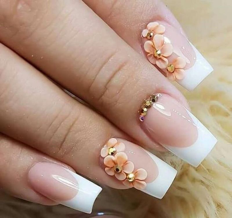 Nail hoa đơn giản kết hợp kiểu Pháp 