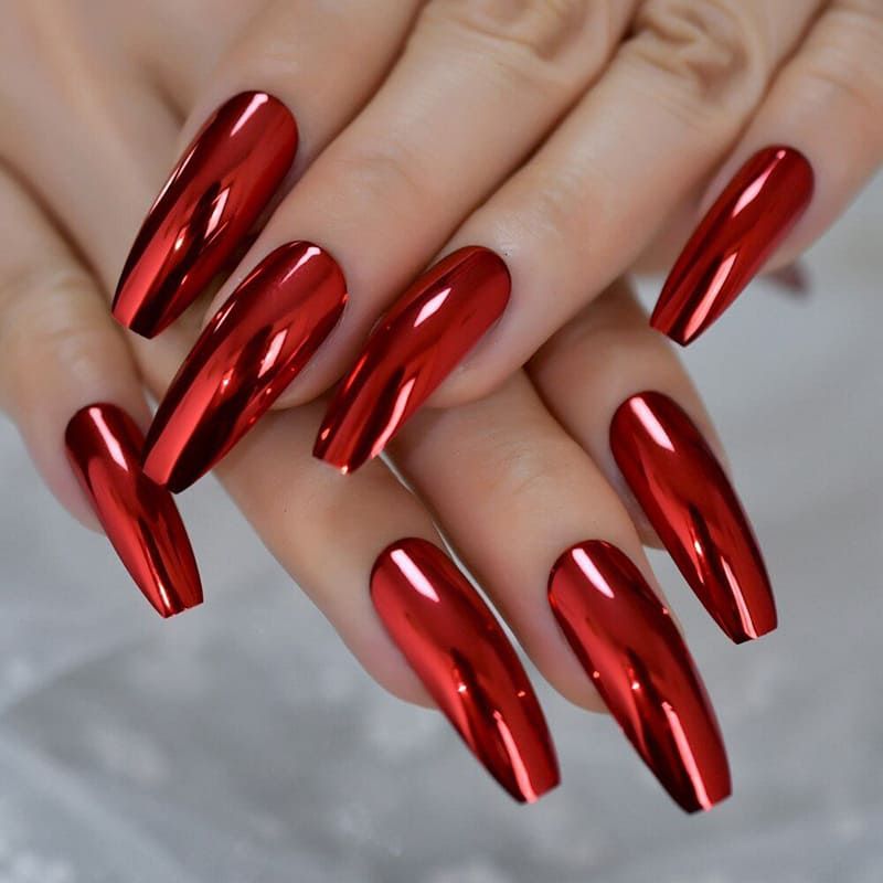 Quyến rũ cùng mẫu nail màu đỏ tráng gương 