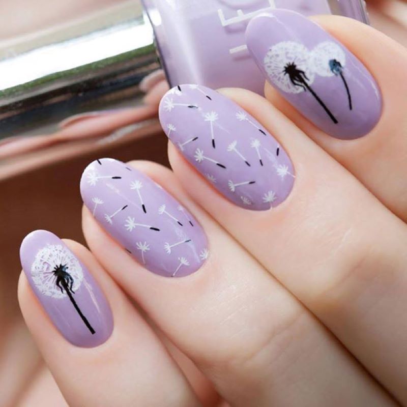 mẫu nail hoa bồ công anh mộng mơ với ánh tím