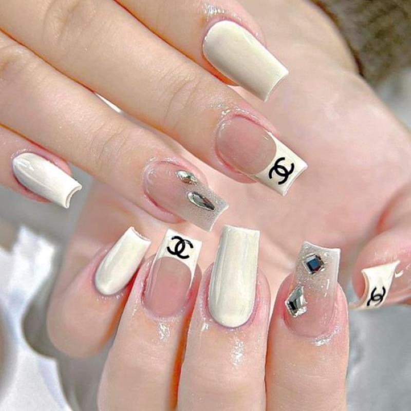 Bộ nail màu sữa gạo form vuông