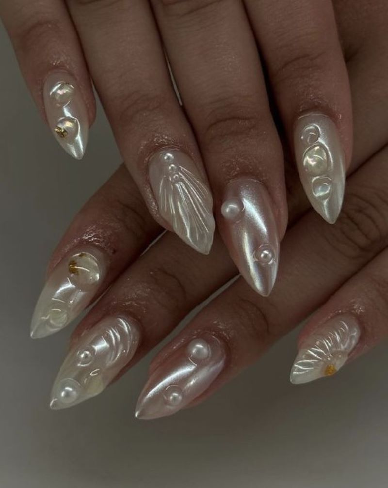 Độc lạ với mẫu nail tráng gương vỏ sò lạ mà đẹp