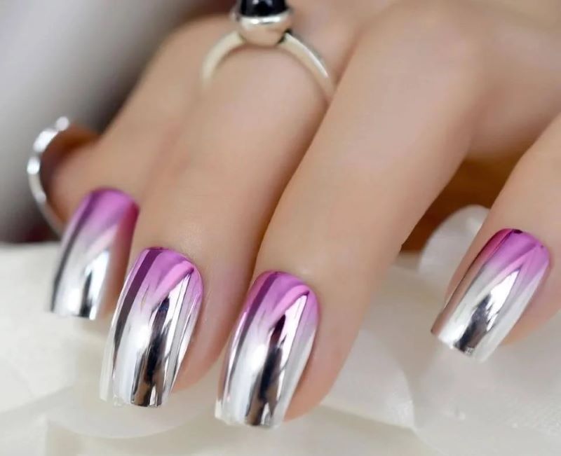 Thử sức với mẫu nail bạc ombre tím lạ mắt