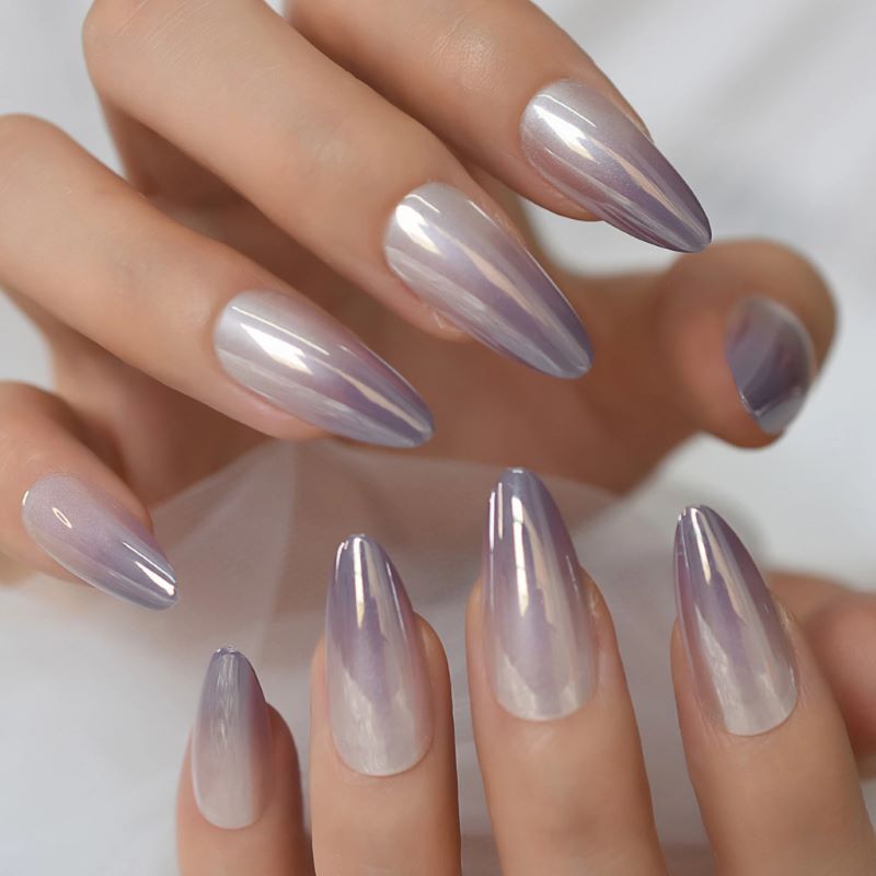 Thử sức với mẫu nail bạc ombre tím lạ mắt