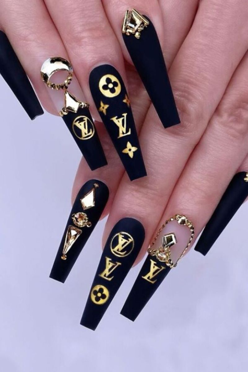 Mẫu nail LV