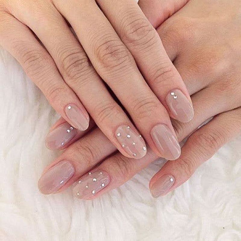 Mẫu nail màu nude