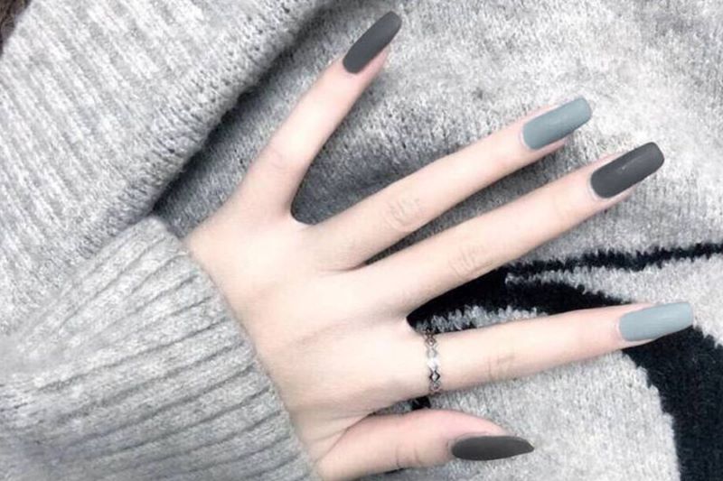 Mẫu nail màu xám