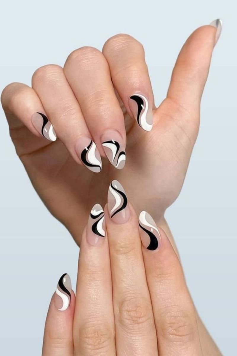 Mẫu nail đen trắng đơn giản