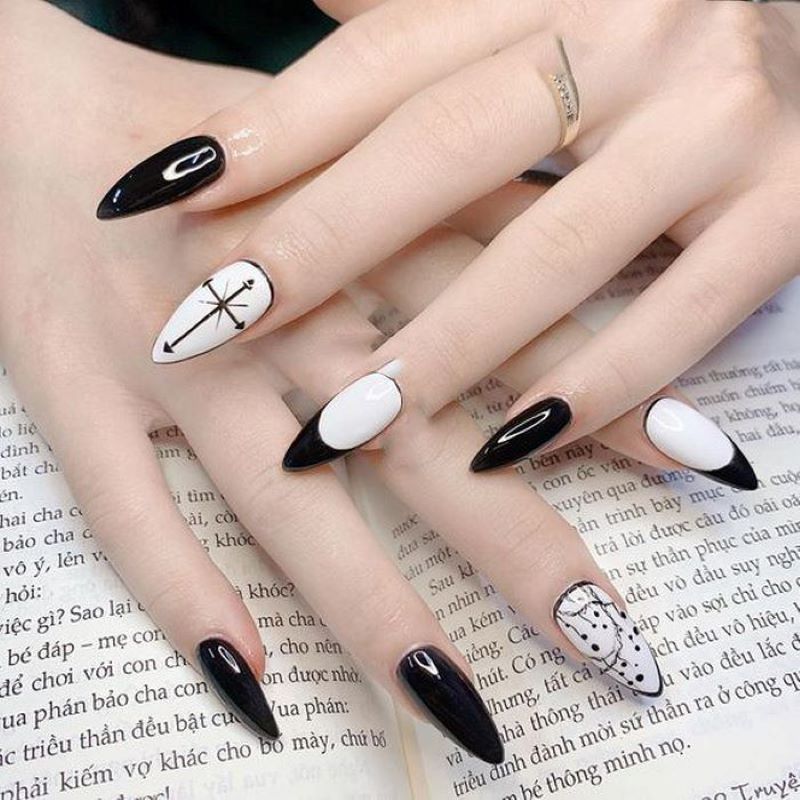 Mẫu nail đen trắng thiết kế